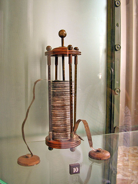 Mô hình pin đầu tiên của Volta còn được bảo tồn đến ngày nay​