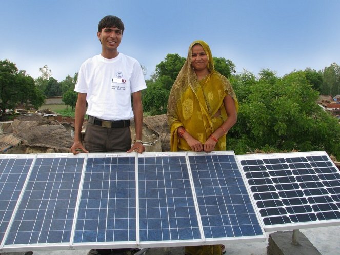Ấn Độ đang “vươn tới” năng lượng Mặt trời