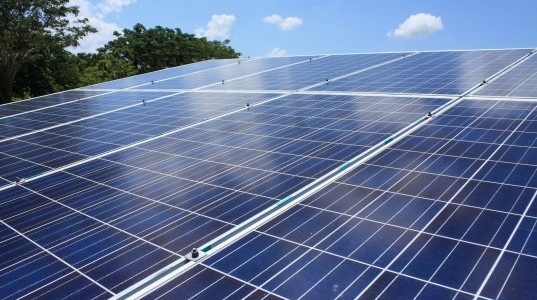 Pin mặt trời hỗn hợp mới tạo năng lượng gấp 5 lần