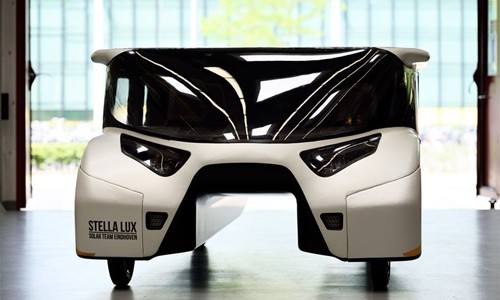 Stella Lux – xe gia đình dùng năng lượng mặt trời