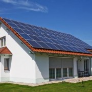 Dùng nguồn năng lượng mặt trời để tiết kiệm điện