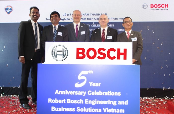 Bosch Việt Nam kỷ niệm 5 năm thành lập Trung tâm nghiên cứu và Phát triển Công nghệ phần mềm tại Việt Nam - Ảnh: Đức Tâm