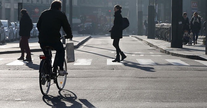 Thành phố Ý tạm cấm xe hơi để giảm ô nhiễm không khí