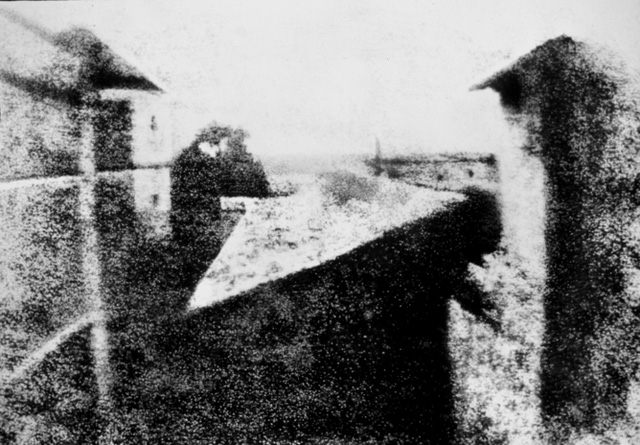 Bức ảnh đầu tiên trên thế giới "View from the Window" được phân tích RBS tại bảo tàng Louvre, Pháp
