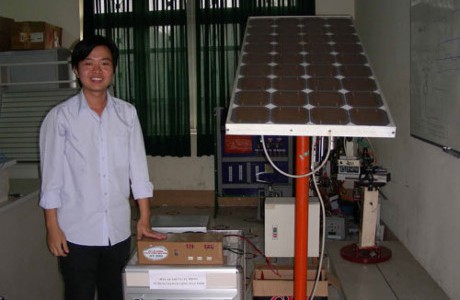 Tăng chất lượng chăn nuôi với máy ấp trứng bằng năng lượng mặt trời