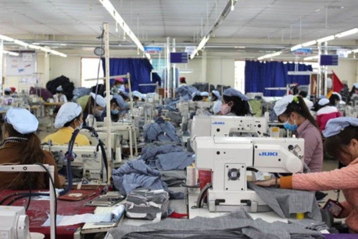 Dây chuyền sản xuất của Công ty May Vinatex (Khu công nghiệp Tịnh Phong, Quảng Ngãi).