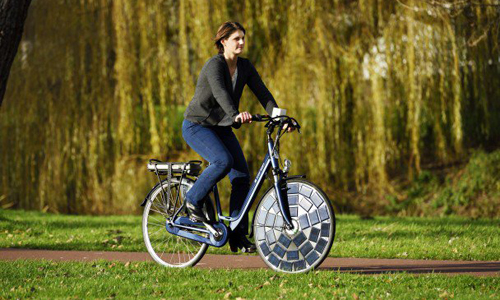 Xe đạp điện chạy bằng năng lượng mặt trời