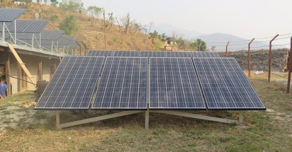 Ba ngôi làng hẻo lánh của Nepal “chạm ngõ” năng lượng tái tạo