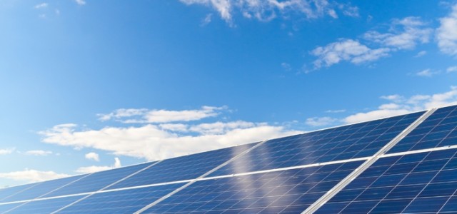 Ngành năng lượng mặt trời Anh đấu tranh chống lại việc cắt bỏ trợ cấp RHI
