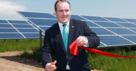 Trang trại năng lượng mặt trời lớn nhất Scotland chính thức mở cửa