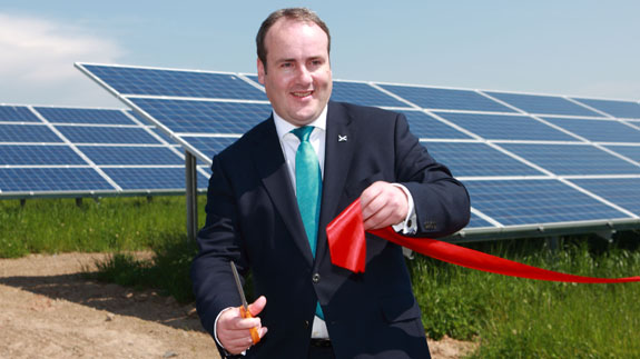 Trang trại năng lượng mặt trời lớn nhất Scotland chính thức mở cửa