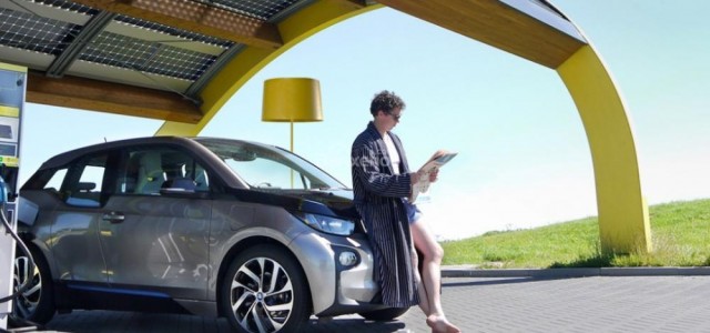 Hệ thống trạm sạc từ năng lượng mặt trời thúc đẩy thị trường xe điện