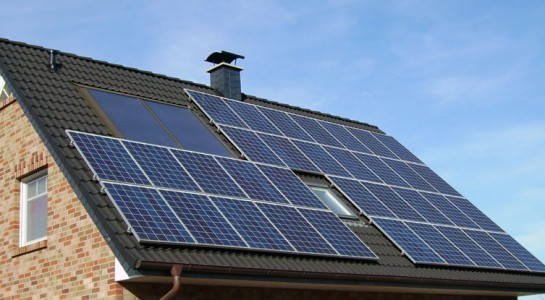 Dân có thể sản xuất điện mặt trời để dùng, thừa thì bán cho chính phủ