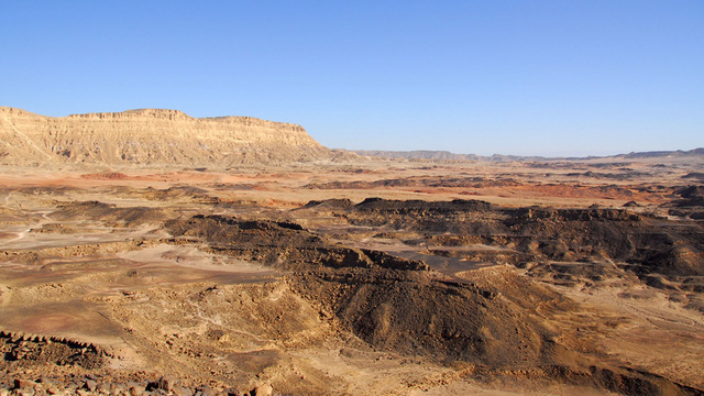 Sa mạc Negev chiếm hơn nửa diện tích đất nước Israel.