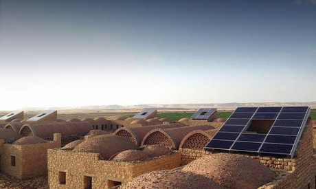 Ấn tượng với ngôi làng năng lượng mặt trời đầu tiên tại Ai Cập