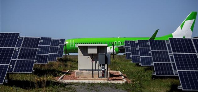 Vận hành sân bay năng lượng mặt trời đầu tiên của châu Phi
