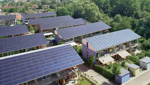 Điện mặt trời – giải pháp năng lượng “xanh” cho mùa cao điểm