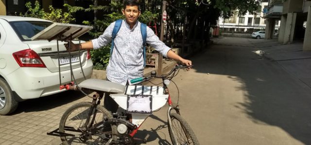 Nam sinh Ấn Độ chế tạo xe đạp chạy bằng năng lượng mặt trời