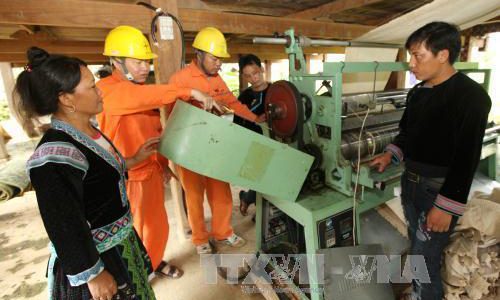 Ngành điện và khách hàng chung tay tiết kiệm điện
