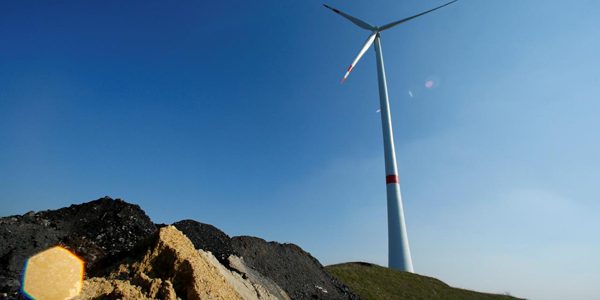Đức sẽ tăng sản lượng điện gió và mặt trời thêm 8 GW trong 3 năm tới