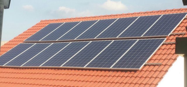 Dùng điện thoải mái vẫn tiết kiệm nhờ lắp điện mặt trời