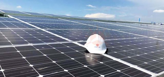 Điện mặt trời áp mái tại các khu công nghiệp: Cơ hội “vàng” để đầu tư